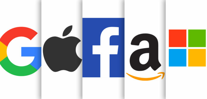 Tech Giants Clash: Apple and Google's Battle for Dominance Heats Up