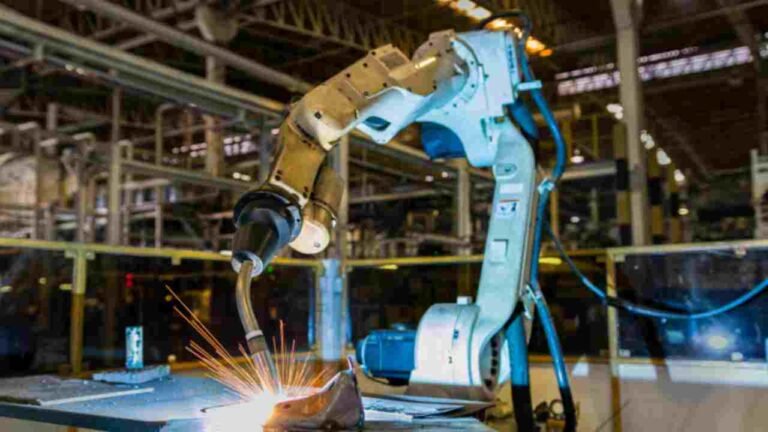 Robotics Is Making Manufacturing